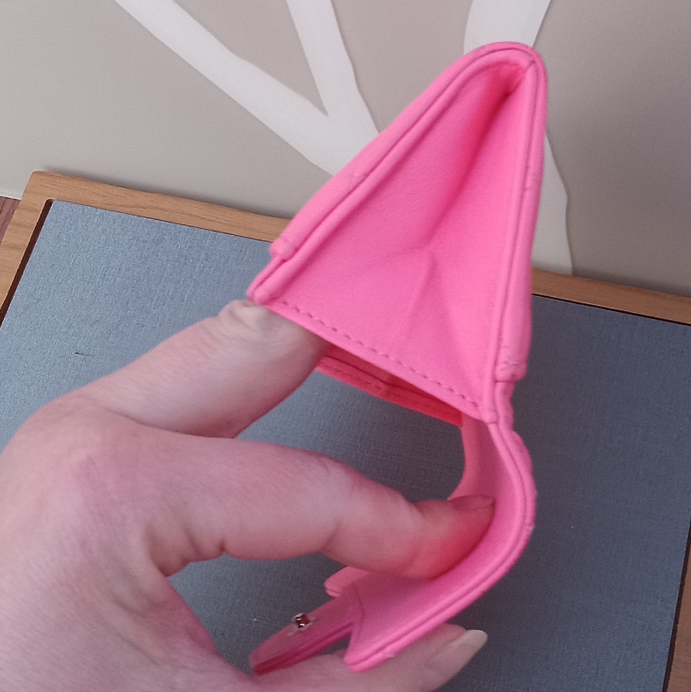 💝 CHANEL Pink Quilted Lambskin Flap Card Holder EUC - Picture 8 of 14